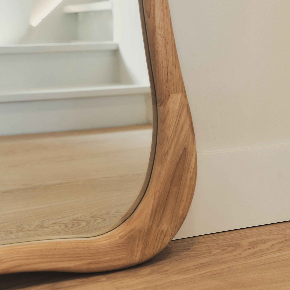 Arcurva - Grand miroir irrégulier en bois clair pleine longueur 170 cm x 85 cm