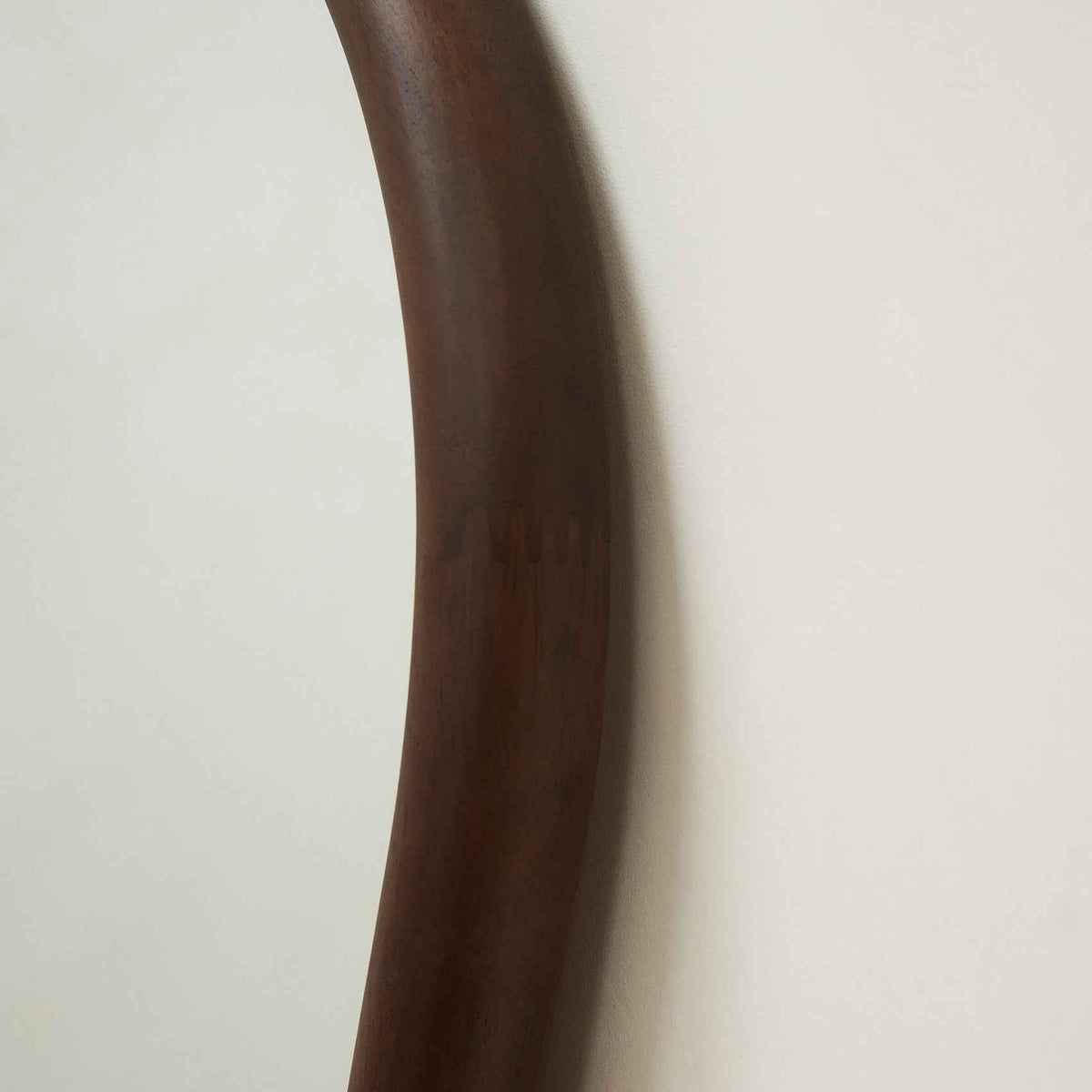 Aaliyah - Miroir irrégulier extra grand pleine longueur en bois foncé 180cm x 110cm