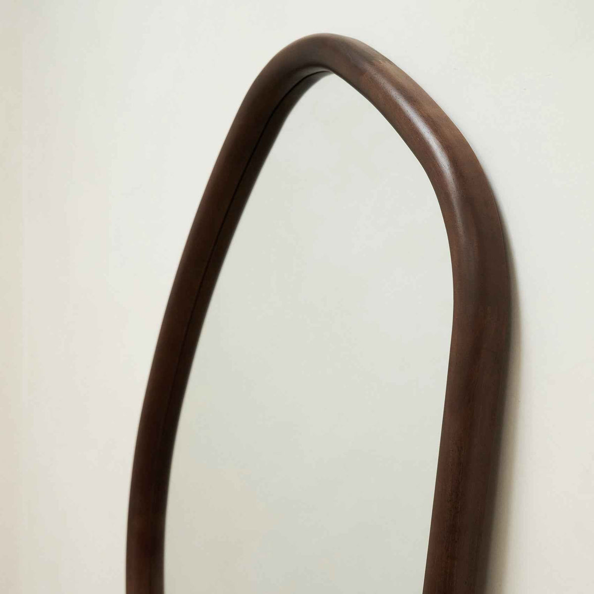 Aaliyah - Miroir irrégulier en bois foncé pleine longueur 180cm x 80cm
