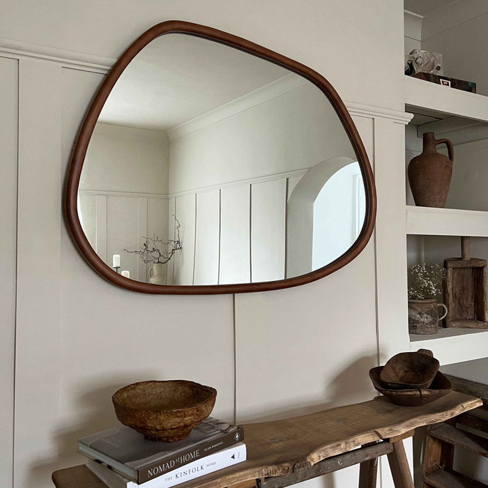 Aaliyah - Miroir mural irrégulier en bois foncé 110cm x 80cm