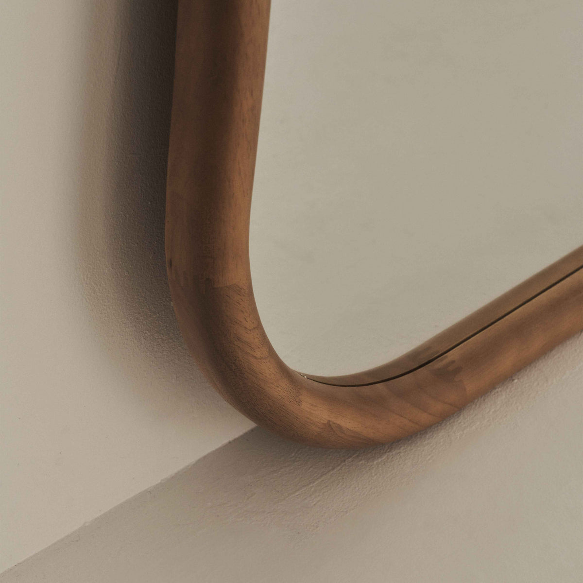 Aaliyah - Miroir irrégulier en bois chaud pleine longueur 180cm x 80cm