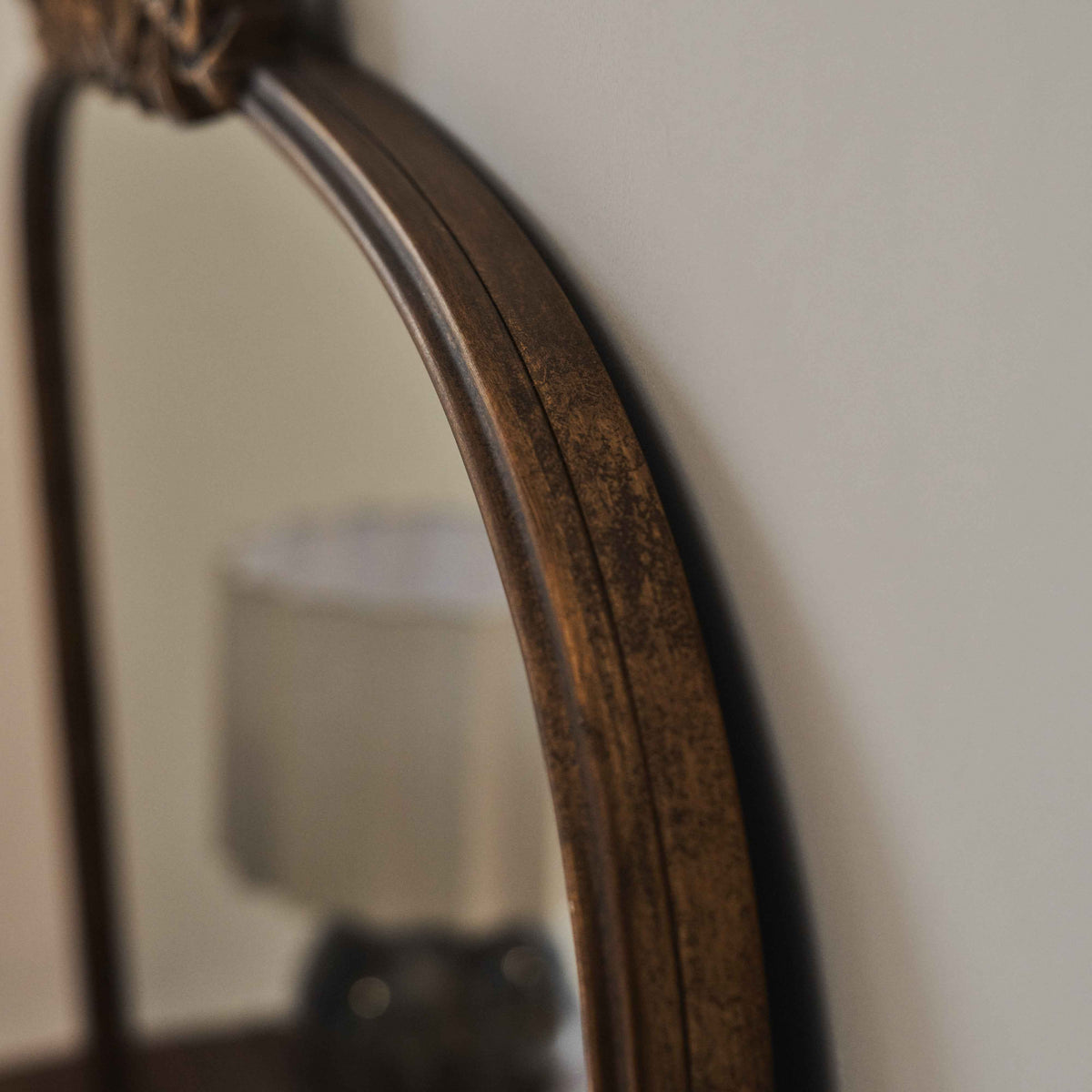 Amelia - Miroir de Cheminée Arqué en Métal Doré 100cm x 87cm