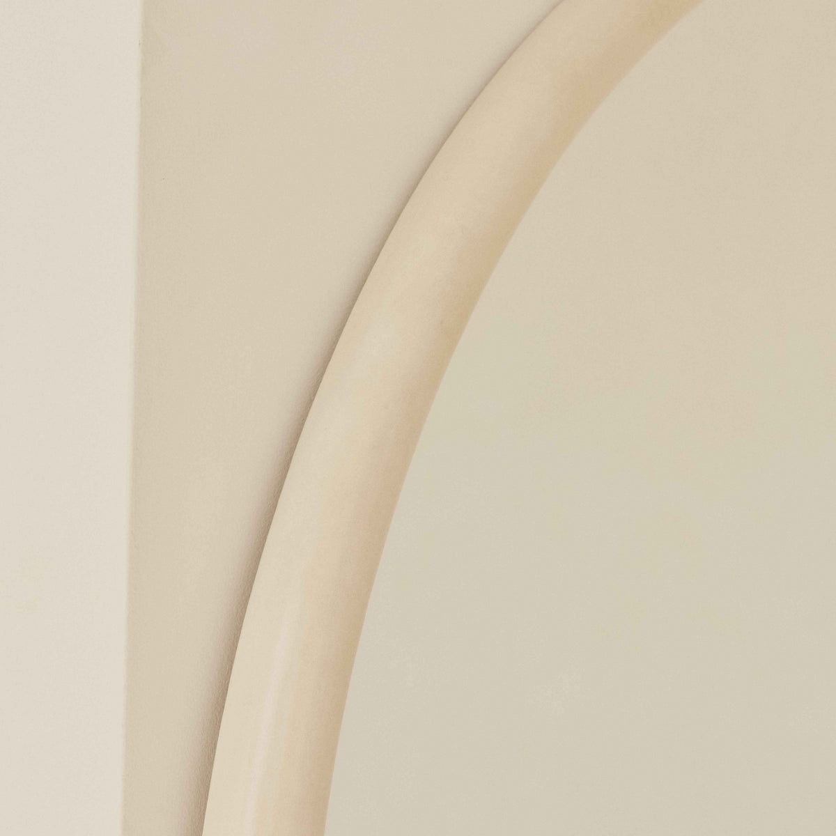 Amora - Miroir en béton arqué extra large pleine longueur 200 cm x 120 cm