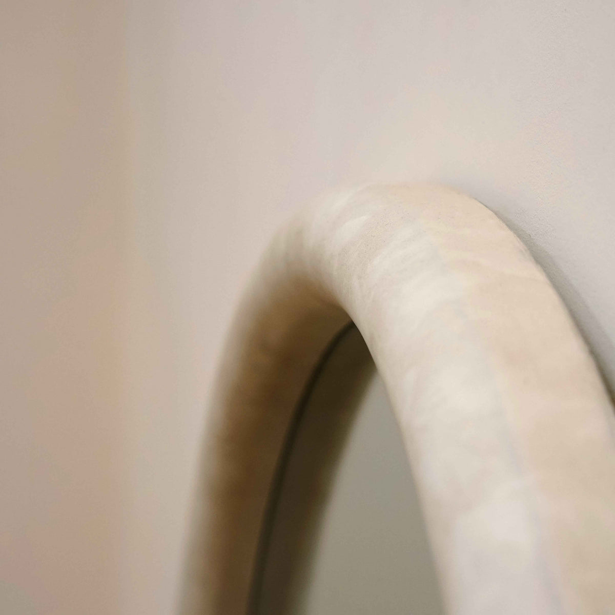 Amora - Miroir en béton grand format arche pleine longueur 172cm x 60cm