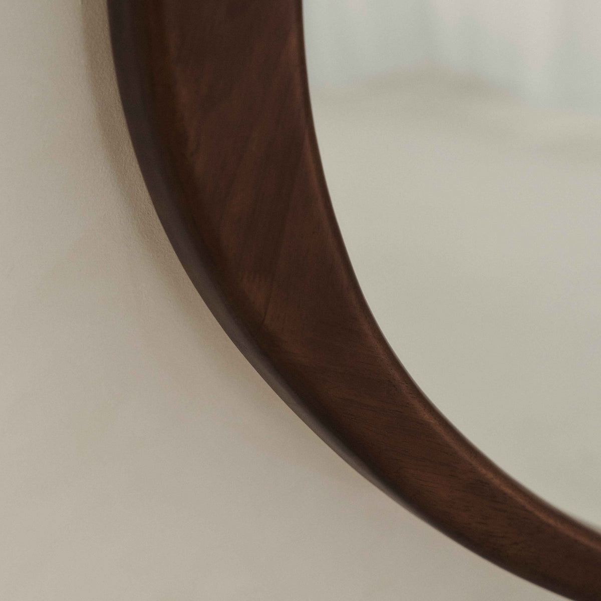 Arcurva - Grand Miroir Irrégulier à Cheminée en Bois Foncé 130cm x 80cm