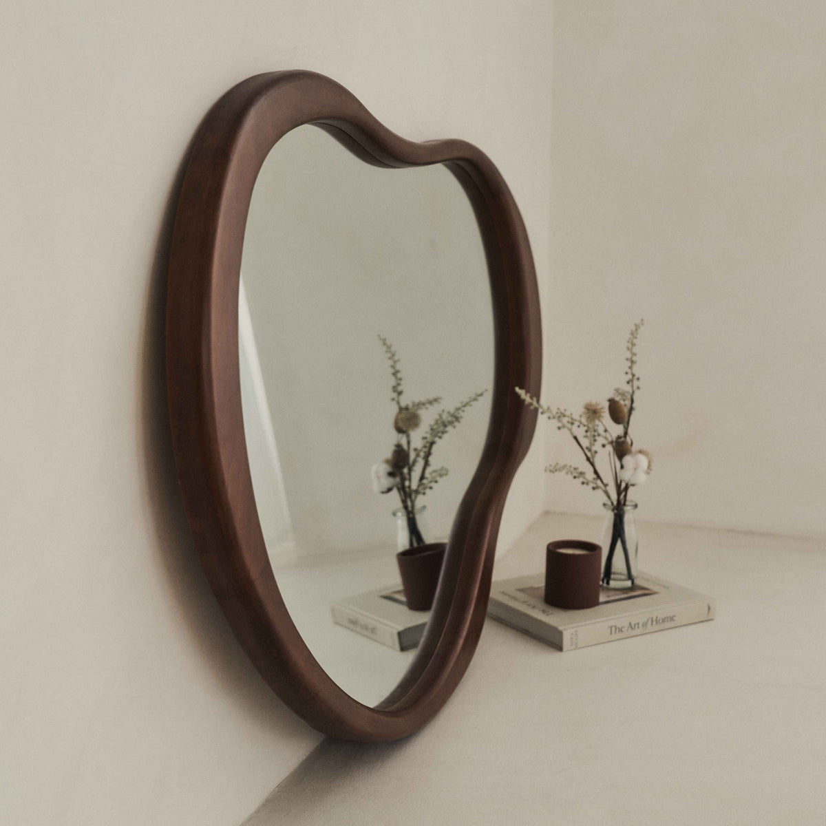 Arcurva - Grand Miroir Irrégulier à Cheminée en Bois Foncé 130cm x 80cm
