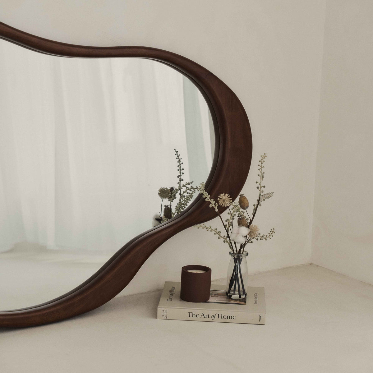 Arcurva - Grand Miroir Irrégulier à Cheminée en Bois Foncé 130cm x 80cm