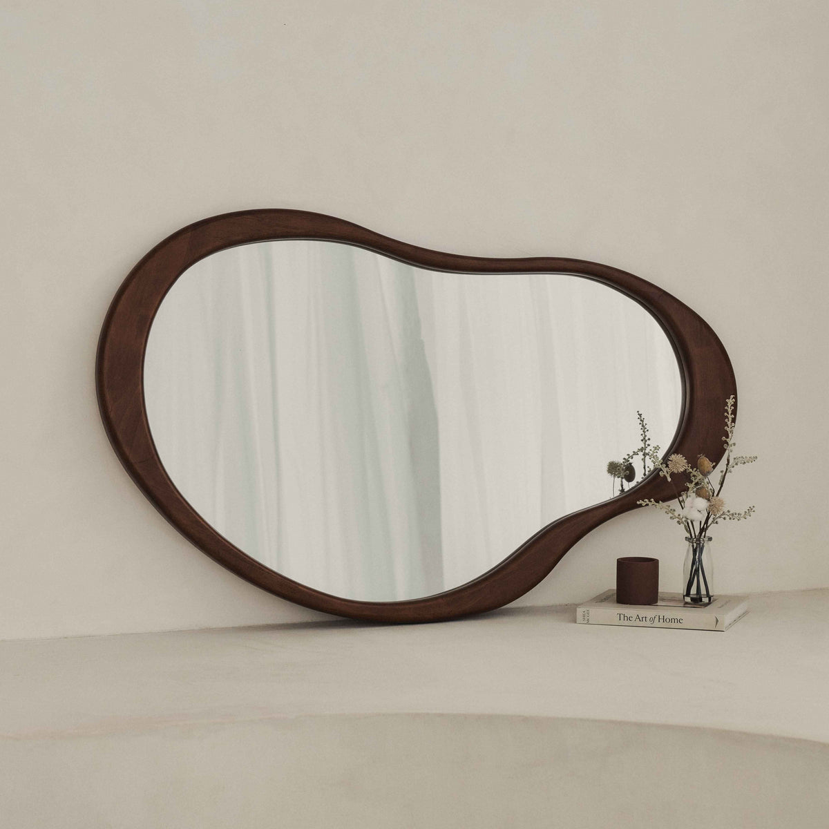 Arcurva - Grand Miroir Irrégulier à Cheminée en Bois Foncé 130cm x 80cm