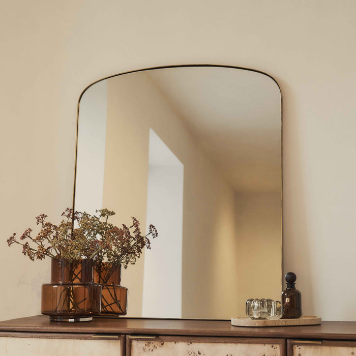 Bowness - Miroir Mural Métallique Contemporain Arqué Doré 90cm x 75cm