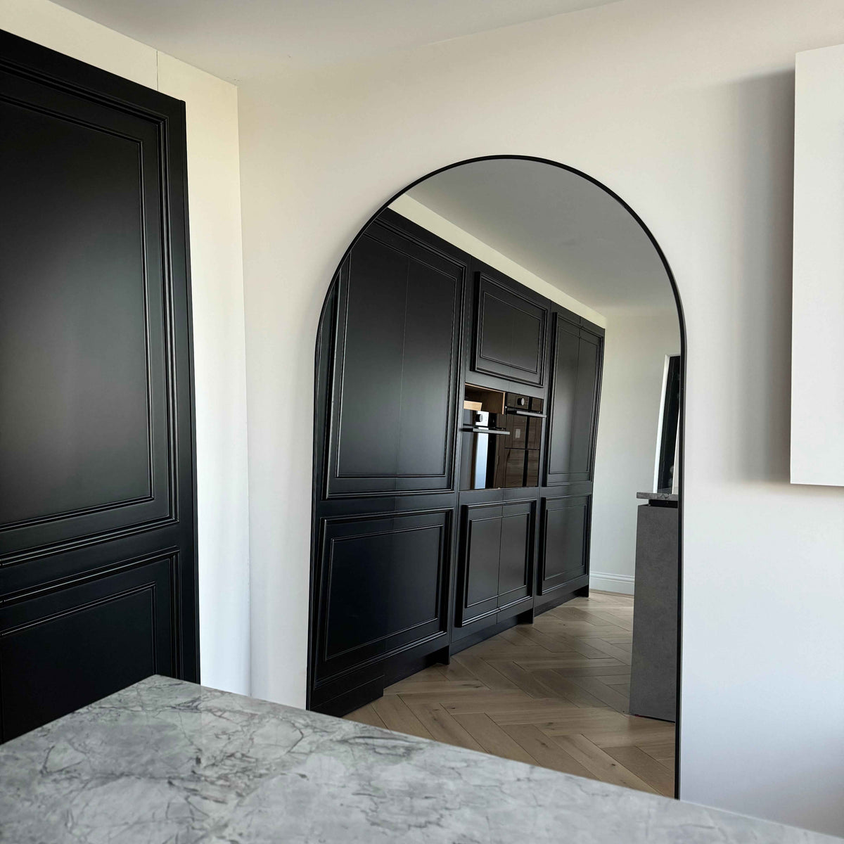 Liberty - Miroir Métallique Arqué Noir Pleine Longueur 200cm x 120cm