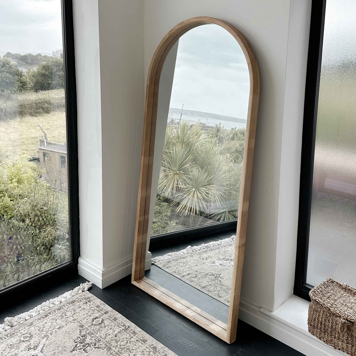 Lilia - Miroir en bois clair arqué pleine longueur 170 cm x 80 cm