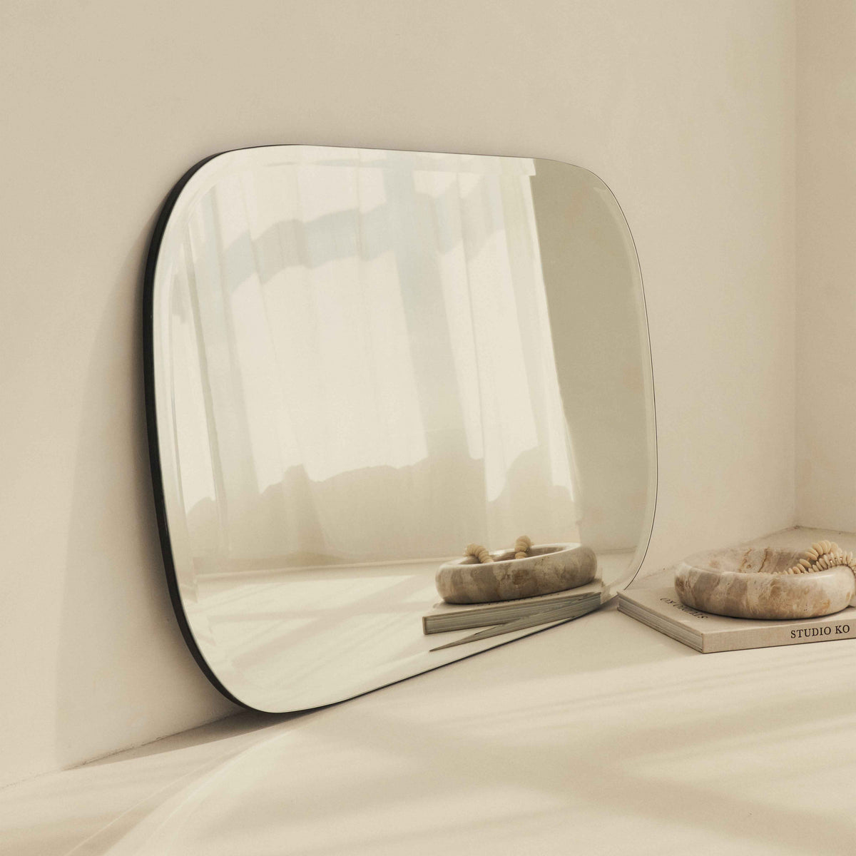 Vienne - Grand Miroir Biseauté Sans Cadre Courbé 100cm x 65cm