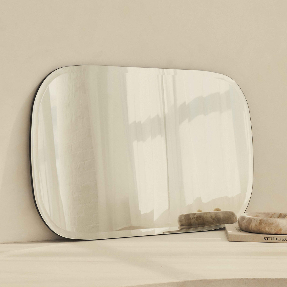 Vienne - Grand Miroir Biseauté Sans Cadre Courbé 100cm x 65cm