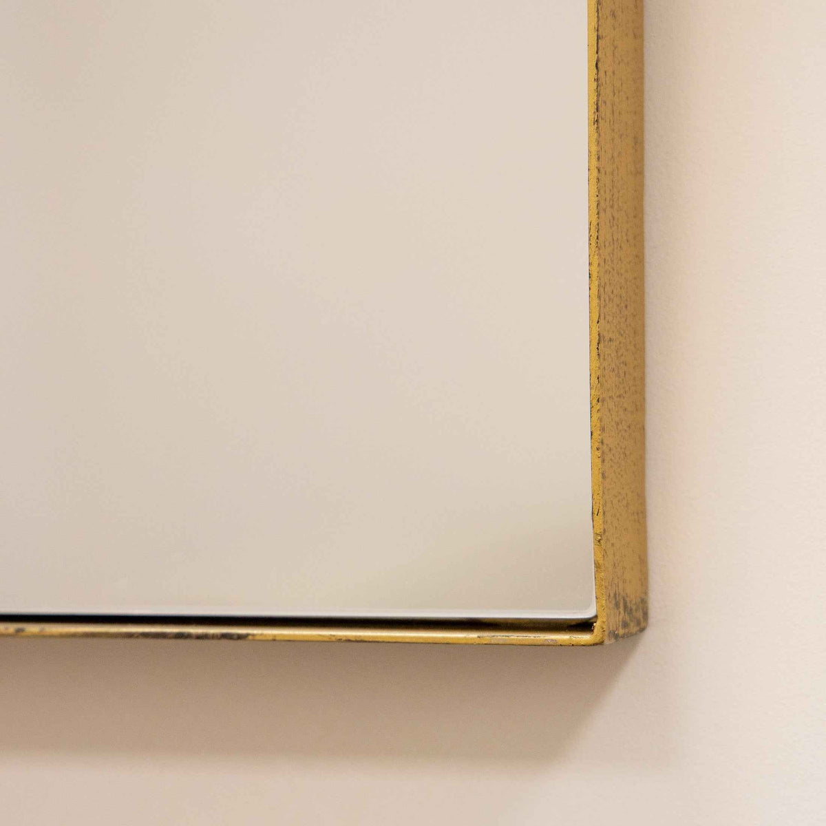 Theo - Grand miroir mural rectangulaire en métal doré 120 cm x 90 cm