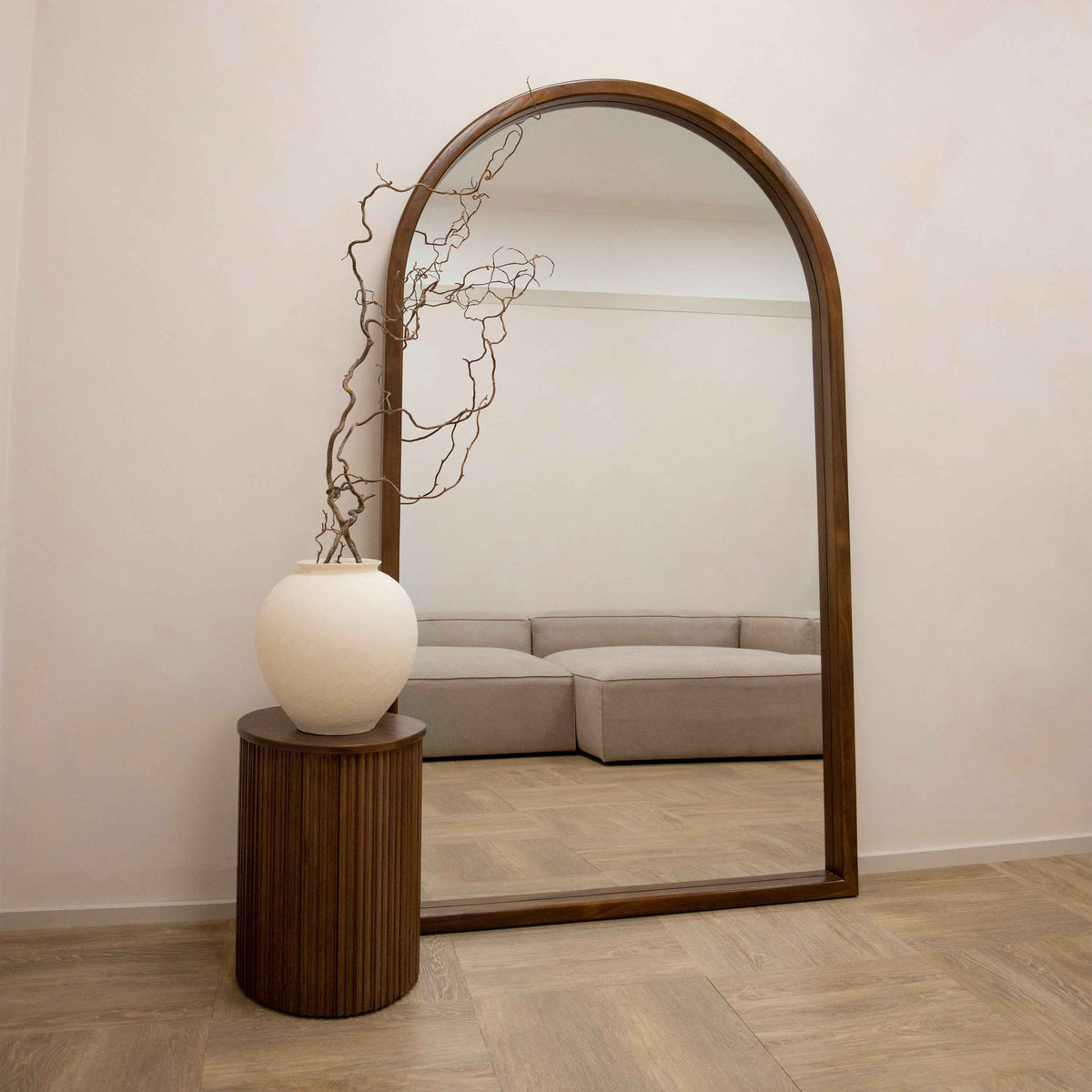 Tamara - Miroir en noyer arqué extra large pleine longueur 190cm x 110cm