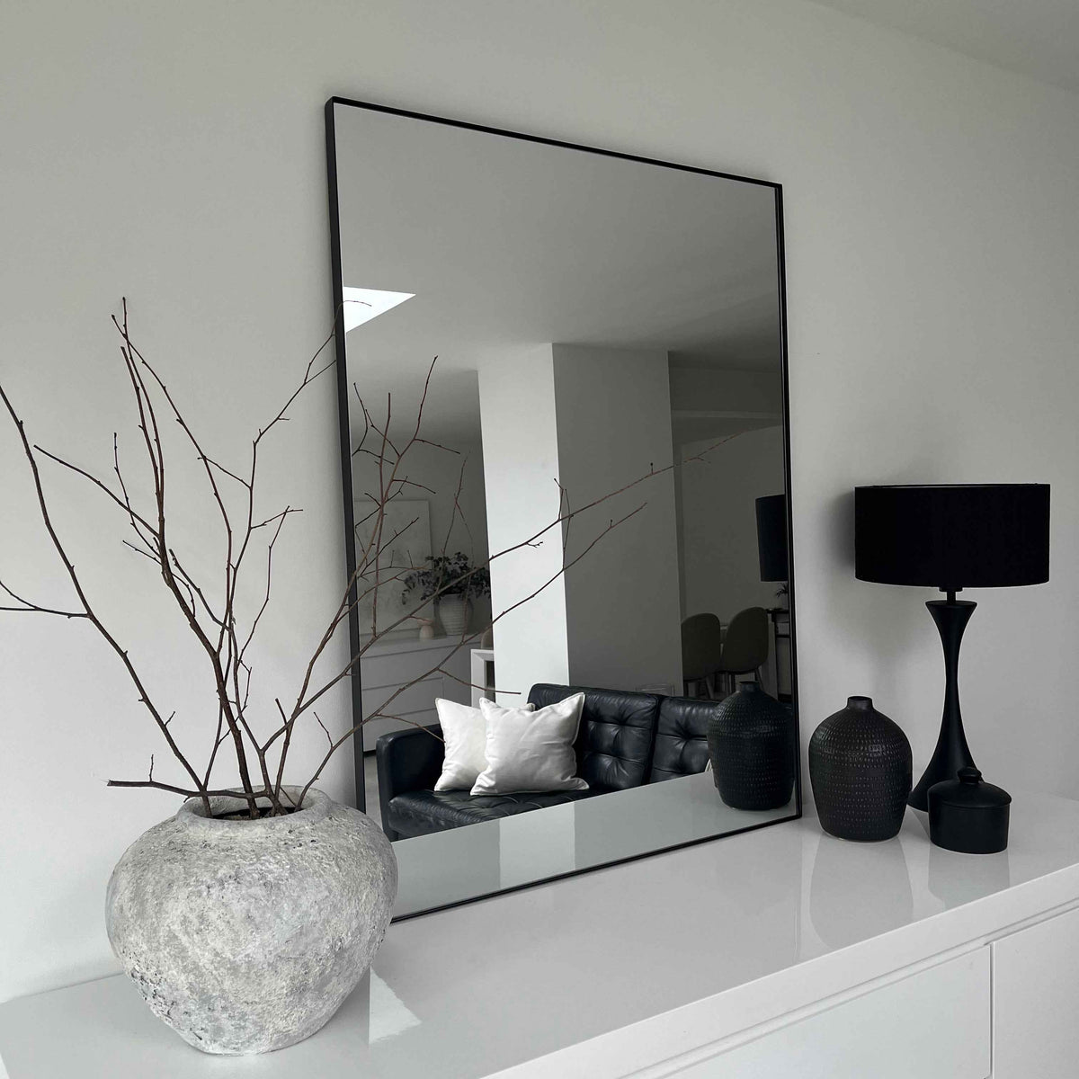 Theo - Grand miroir mural rectangulaire en métal noir 120cm x 90cm
