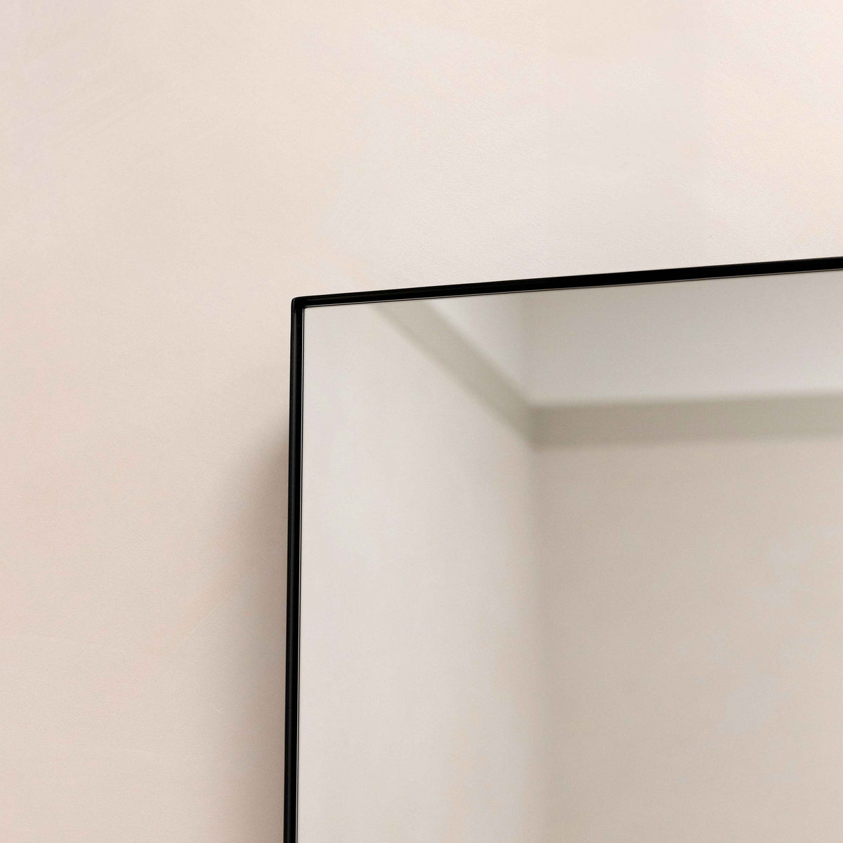 Theo - Grand miroir mural rectangulaire en métal noir 120cm x 90cm