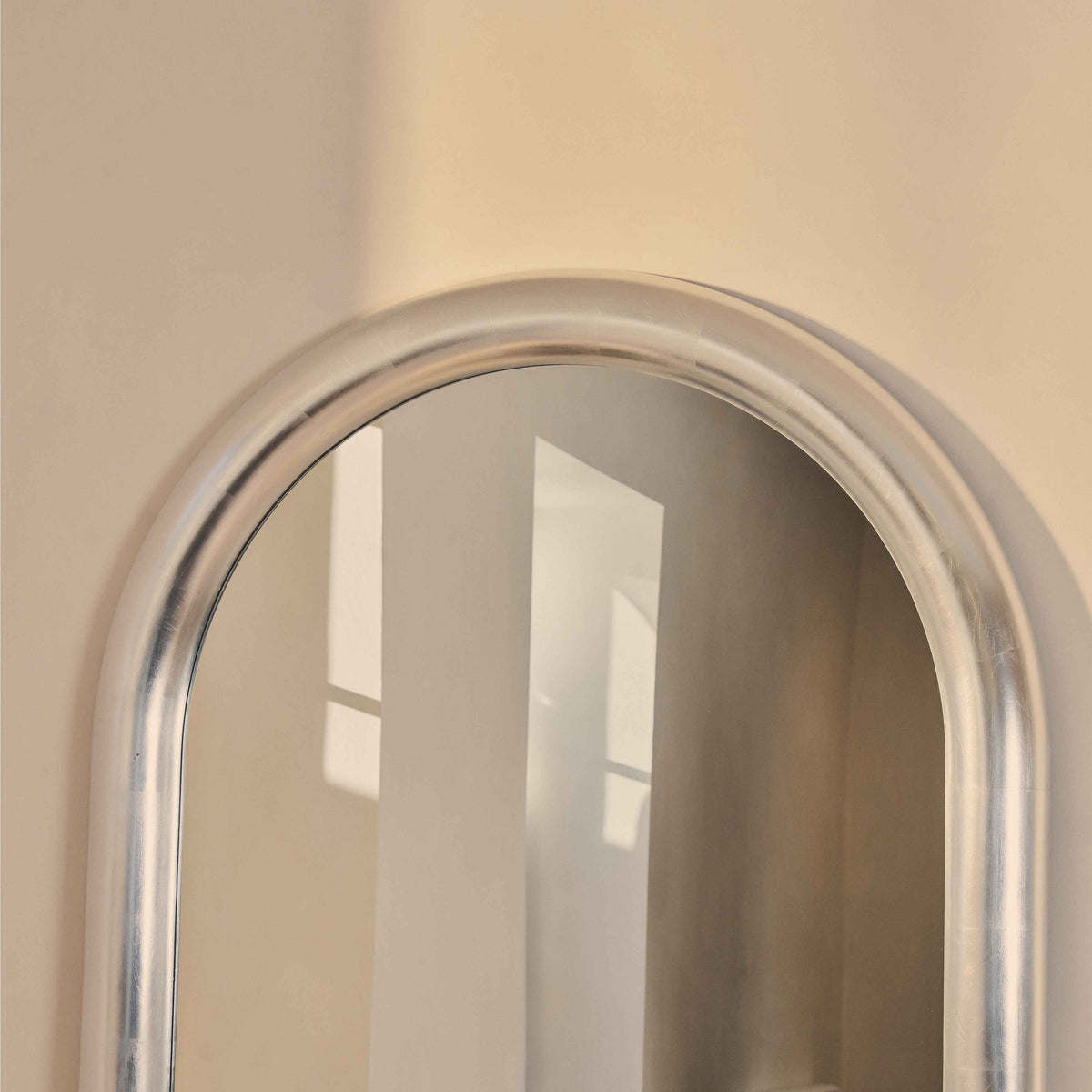 Obsidian - Miroir Extra Large Arqué Pleine Longueur Chrome Brossé 200cm x 120cm