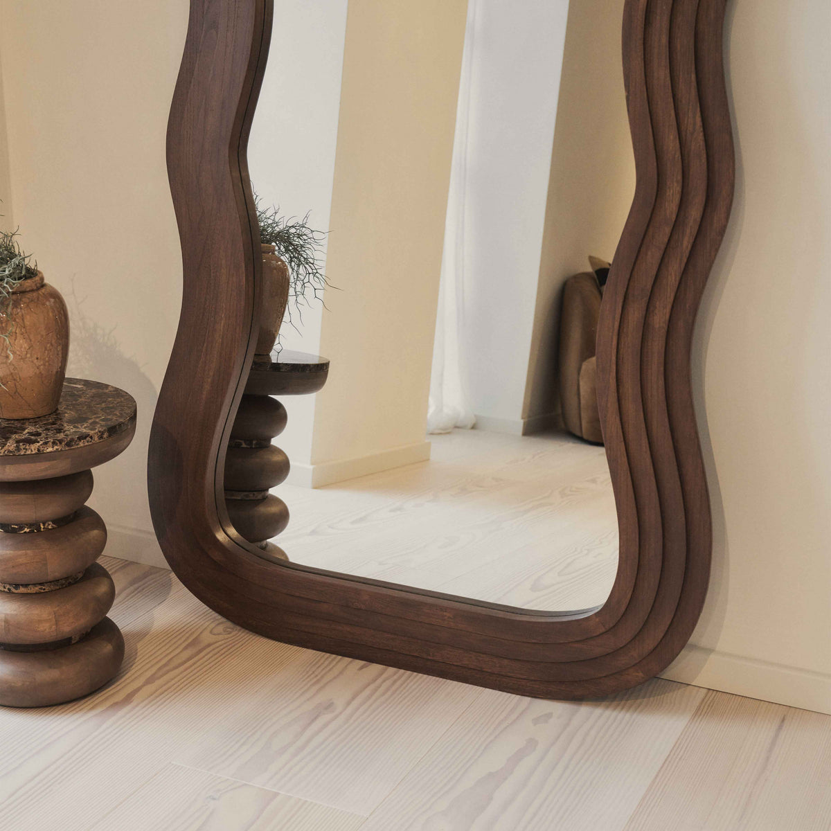 Luciana - Miroir extra grand pleine longueur vague bois foncé 180 cm x 105 cm