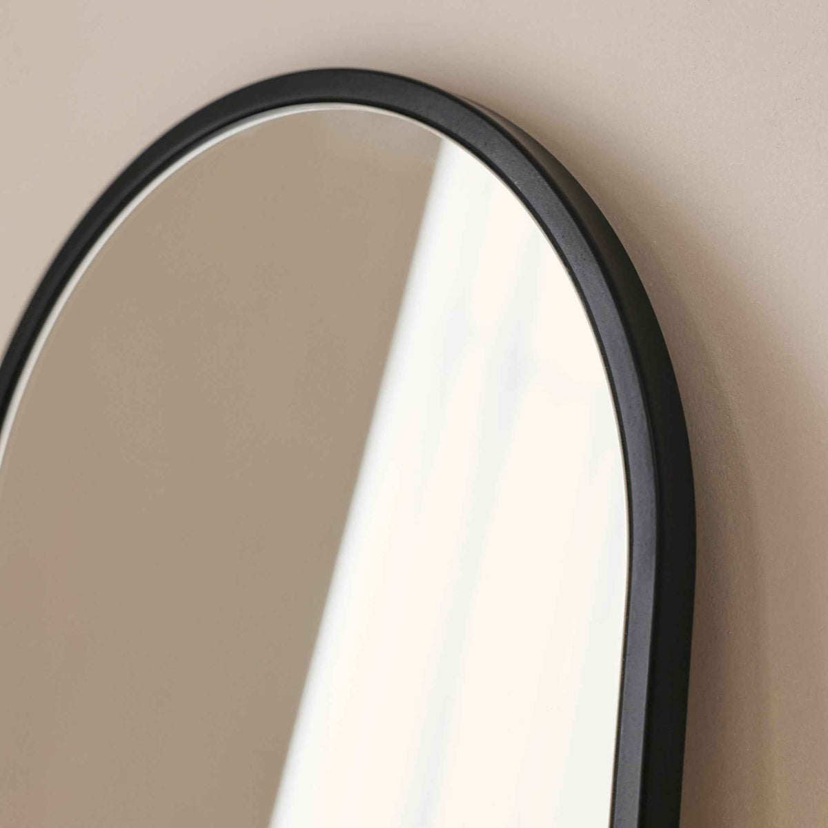Liberty - Miroir Mural Métallique Noir Arqué 50cm x 30cm
