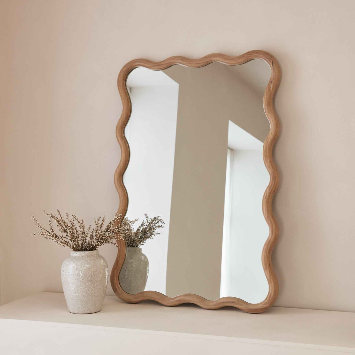 Marea - Miroir mural rétro ondulé en bois clair 100cm x 70cm