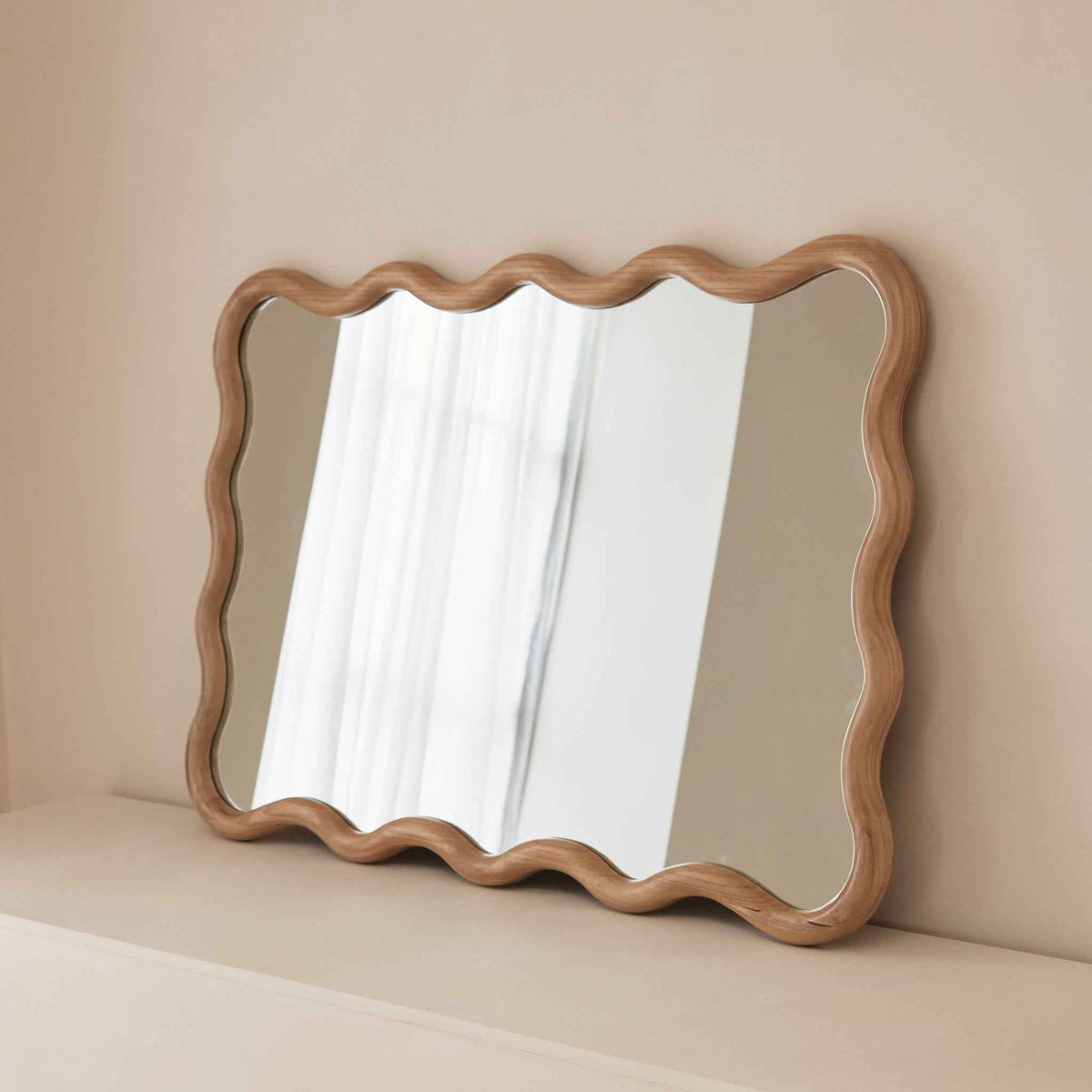 Marea - Miroir mural rétro ondulé en bois clair 100cm x 70cm