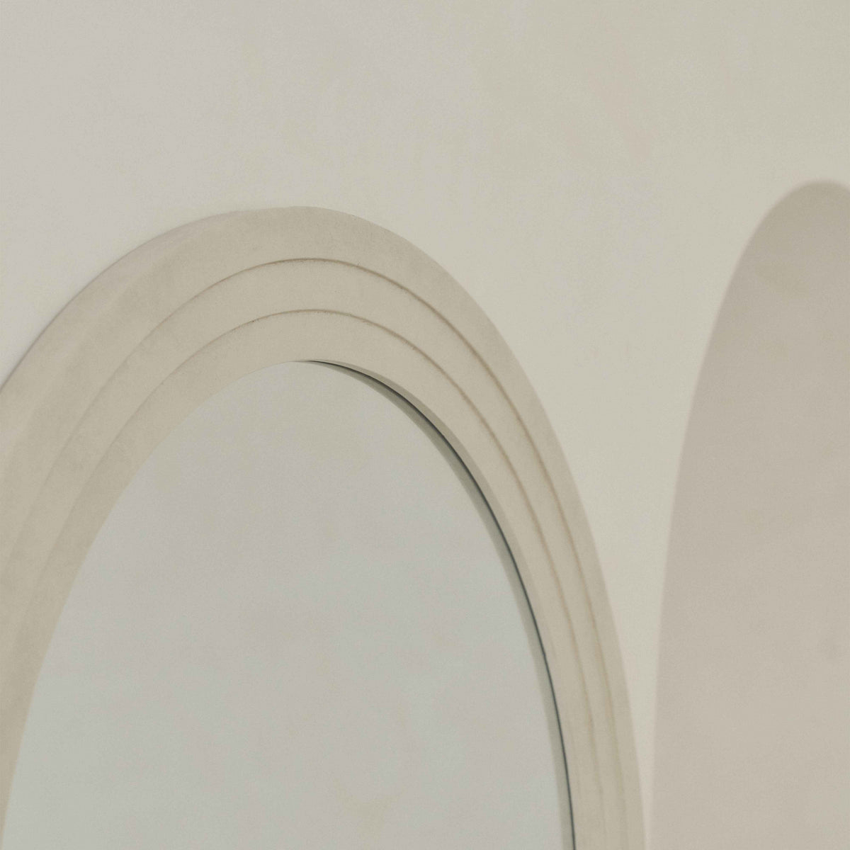Luciano - Grand miroir en béton plein longueur totale cintré 180cm x 90cm