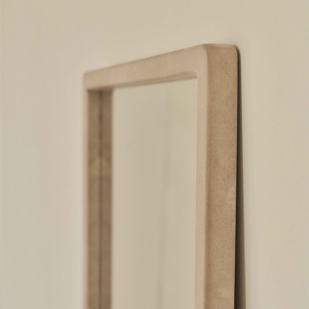 Arden - Miroir en bois pleine longueur béton 140cm x 45cm