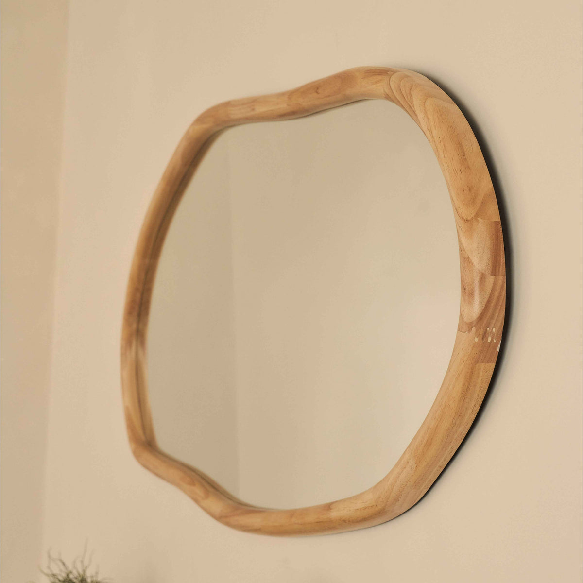 Aaliyah - Miroir mural irrégulier en bois clair 150 cm x 75 cm