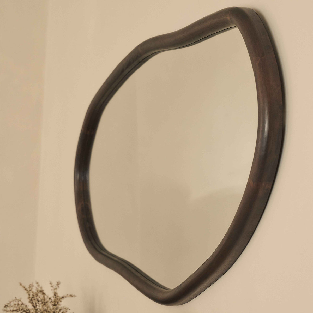Aaliyah - Miroir mural irrégulier en bois foncé 150cm x 75cm