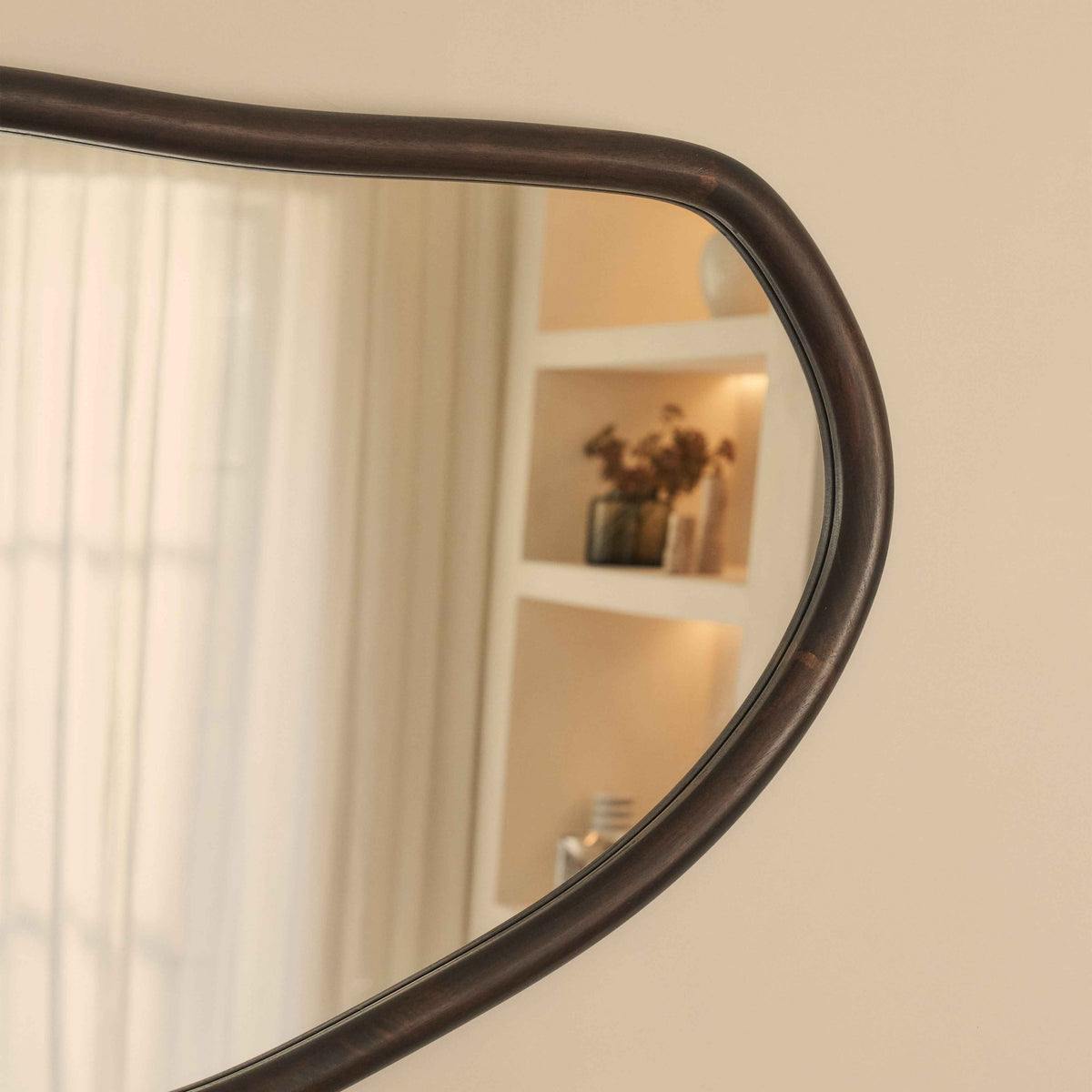 Aaliyah - Miroir mural irrégulier en bois foncé 150cm x 75cm