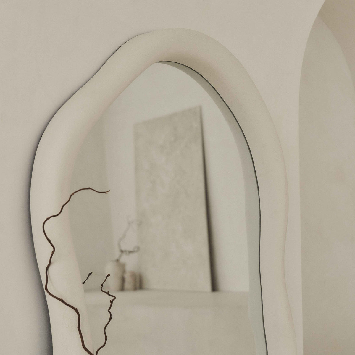 Wabi-Sabi - Grand miroir irrégulier en béton pleine longueur 170cm x 80cm