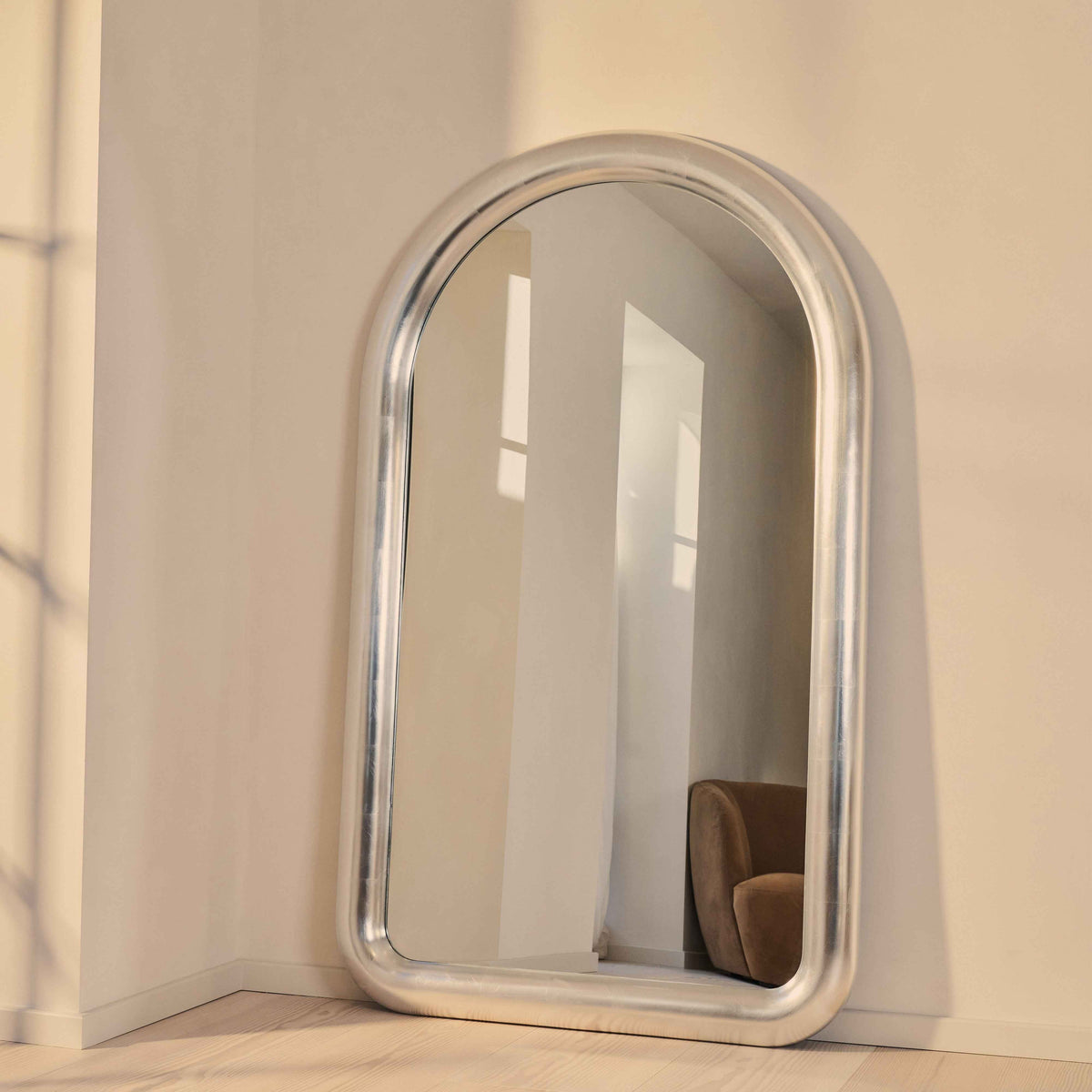 Obsidian - Miroir Extra Large Arqué Pleine Longueur Chrome Brossé 200cm x 120cm