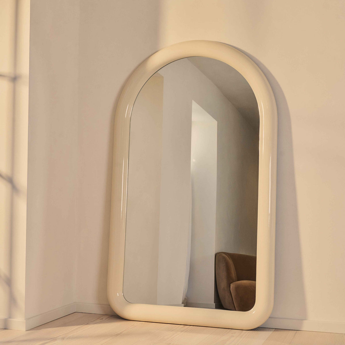 Obsidienne - Miroir extra grand plein pied arqué ivoire brillant 200cm x 120cm